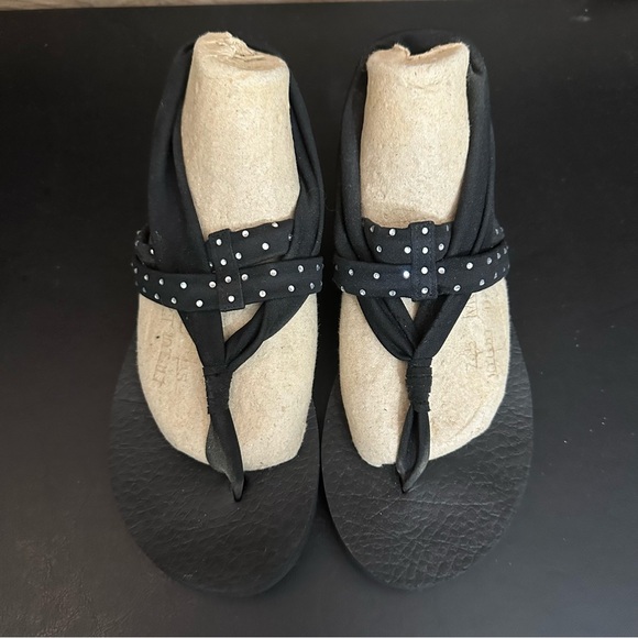 Skechers Women's Size 8 Yoga Foam Flip Flops Black Thong Ankle Strap Sandals - Picture 5 of 11